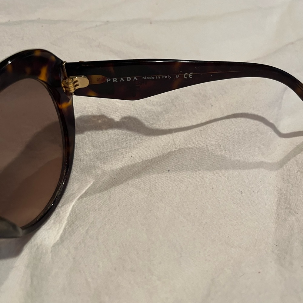 Prada Tortoise Shell Round Sunglasses Women’s Bej… - image 6